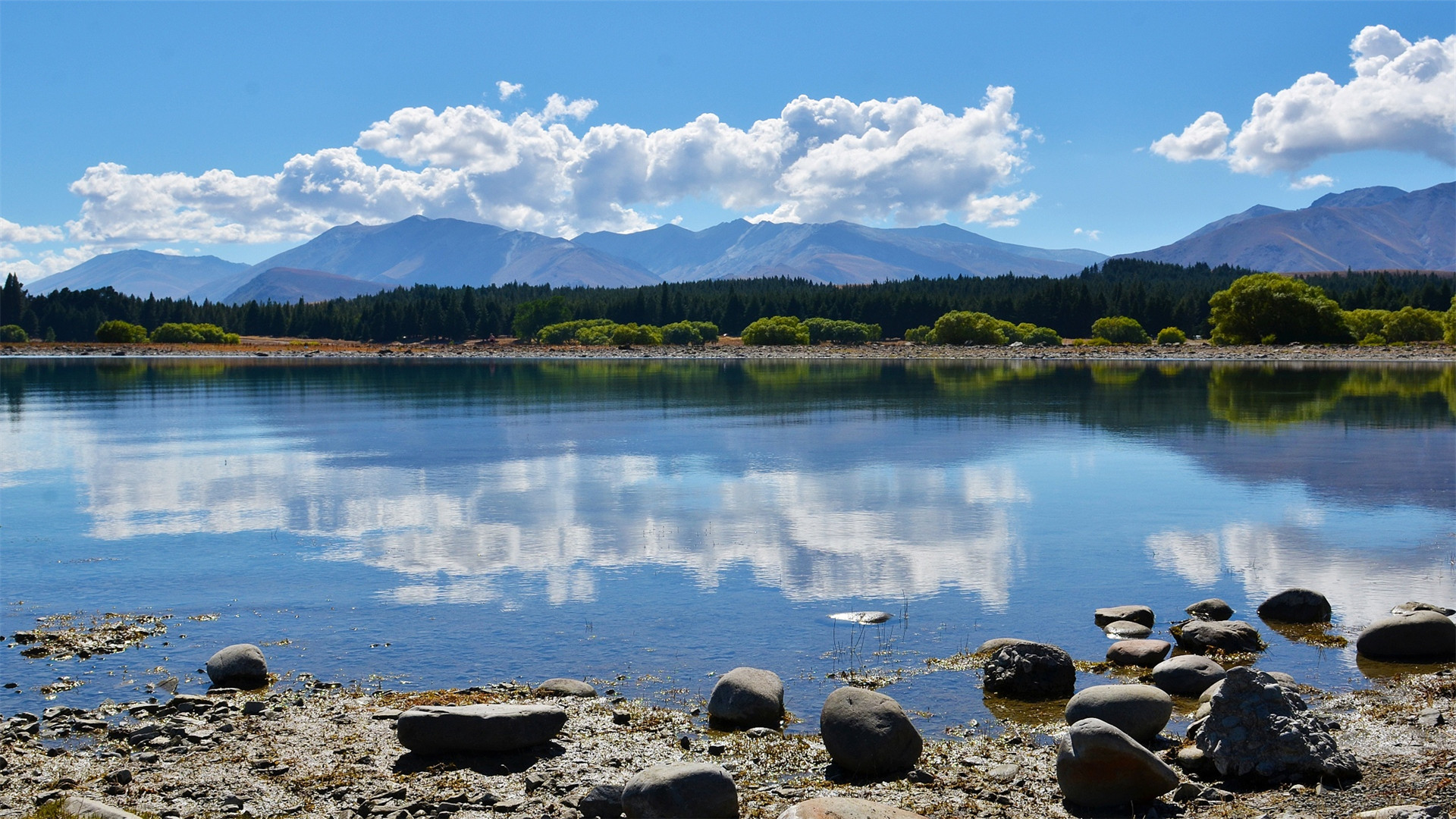 蓝天白云,,特卡波湖,,迷人风景