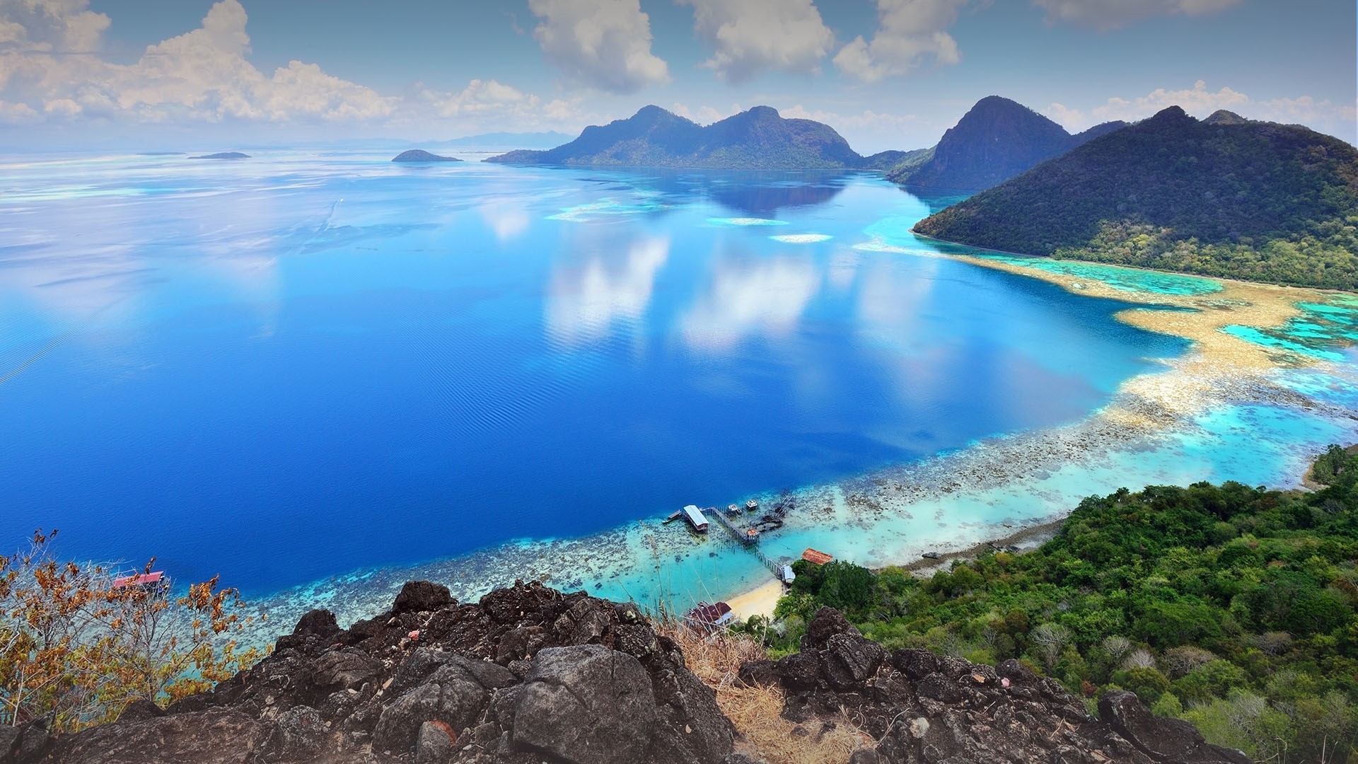 海洋天堂,,蓝天下,,风光,,美景,,湖面,,
