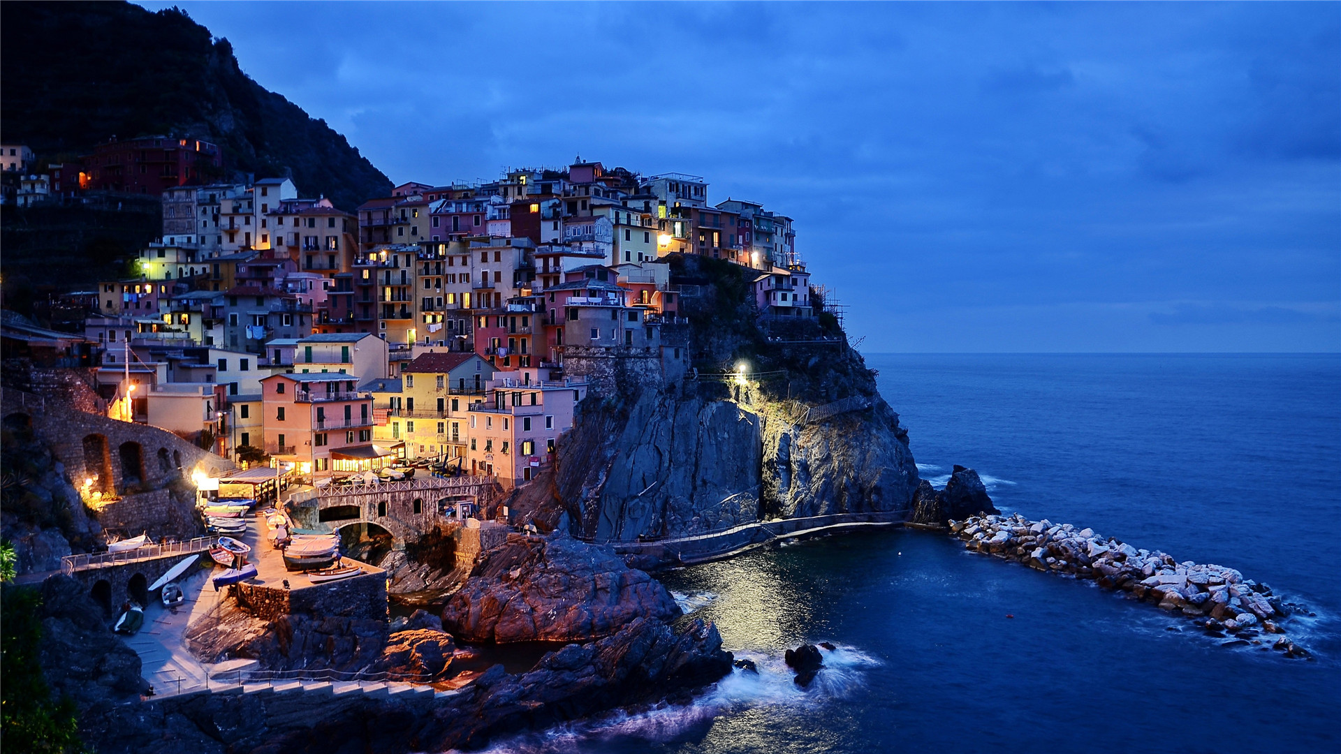 城市夜景,,意大利五渔村