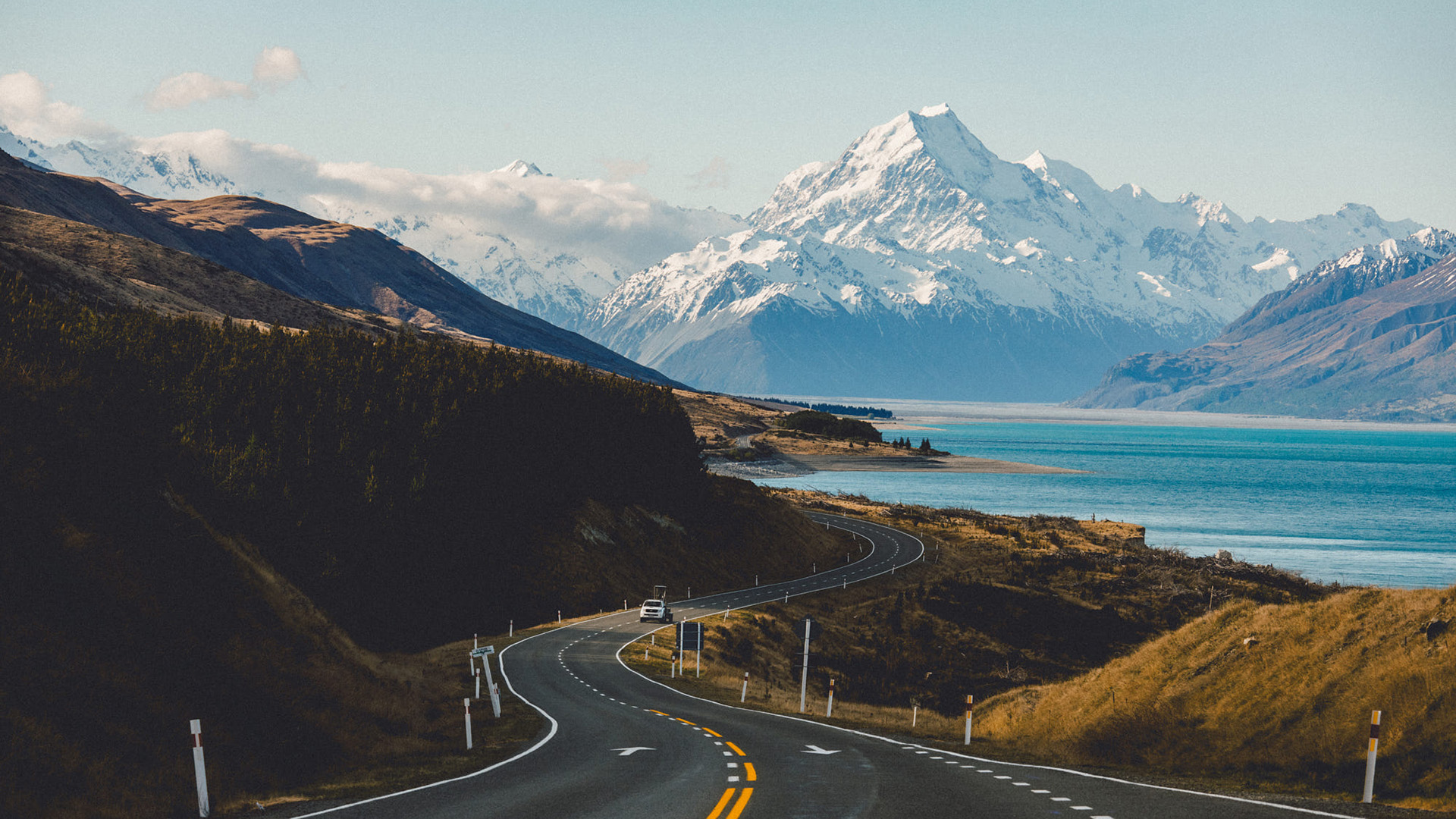 自然风光,雪山,公路,跑车,湖