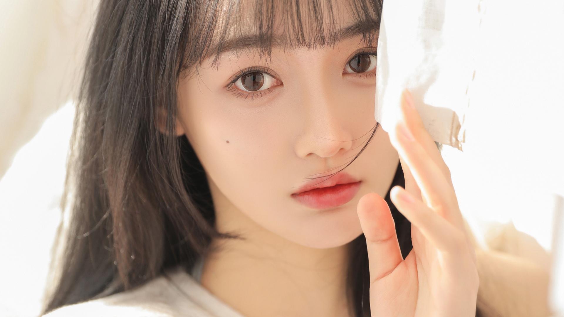 清纯,白皙,长发,大眼睛,养眼