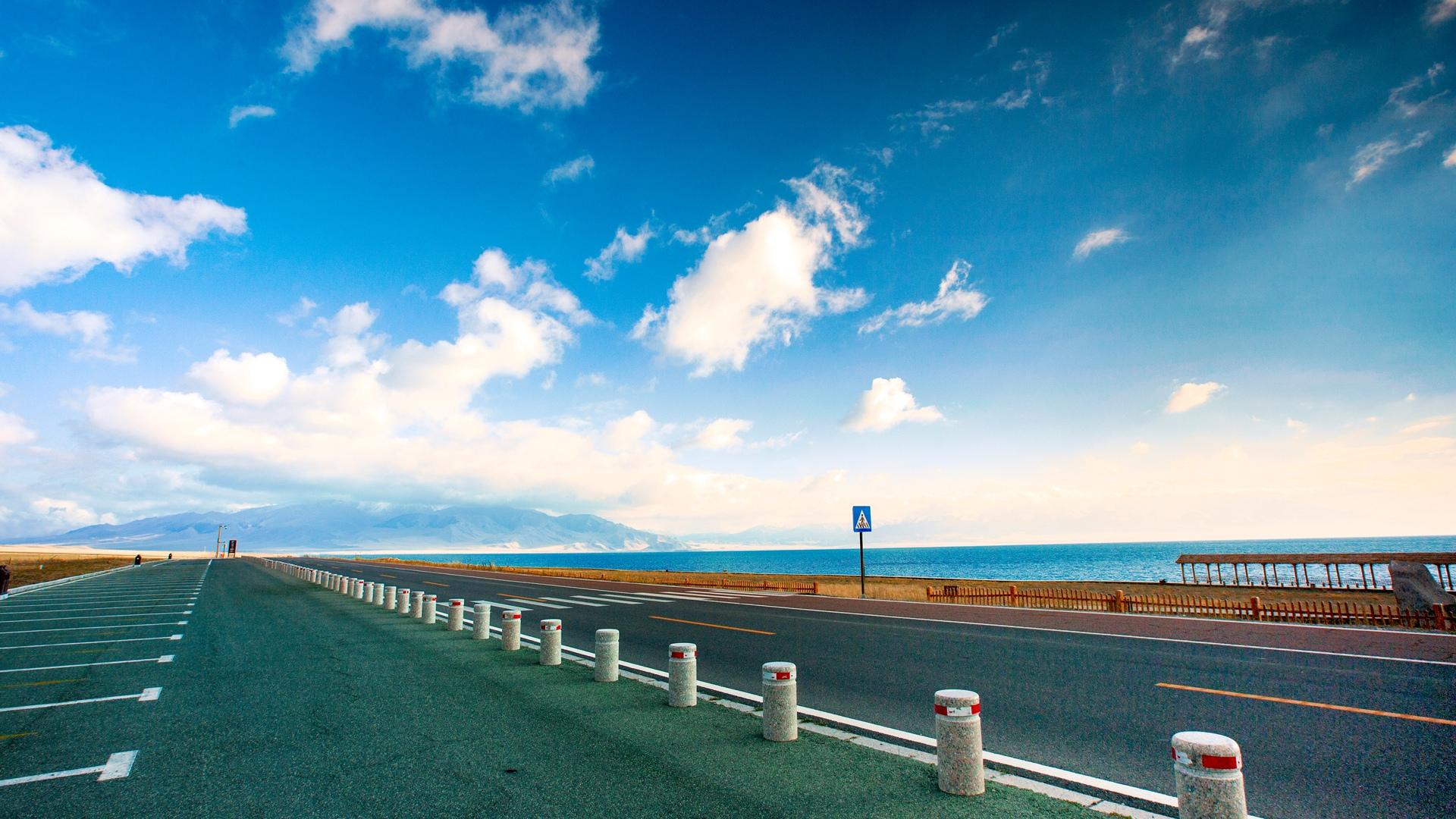 蓝天白云,,,新疆,,,清新城市,,,蔚蓝