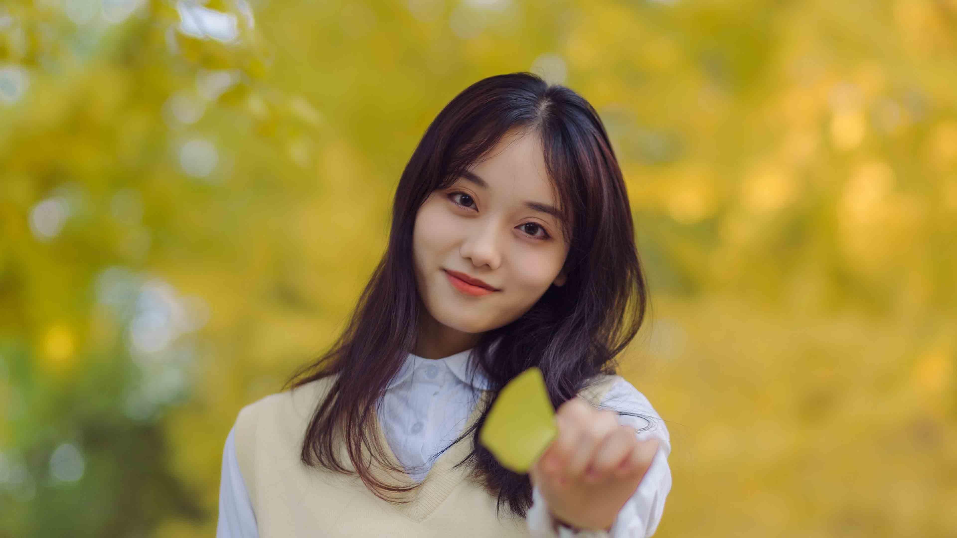 清纯,,,秀气长发,,甜美,,可爱,,秋叶
