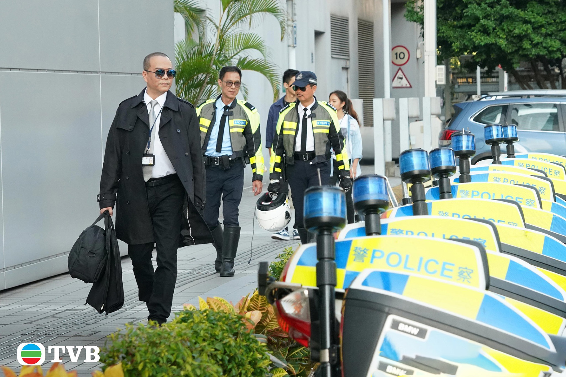 伙计办大事,,欧阳震华,,万绮雯,,马德钟