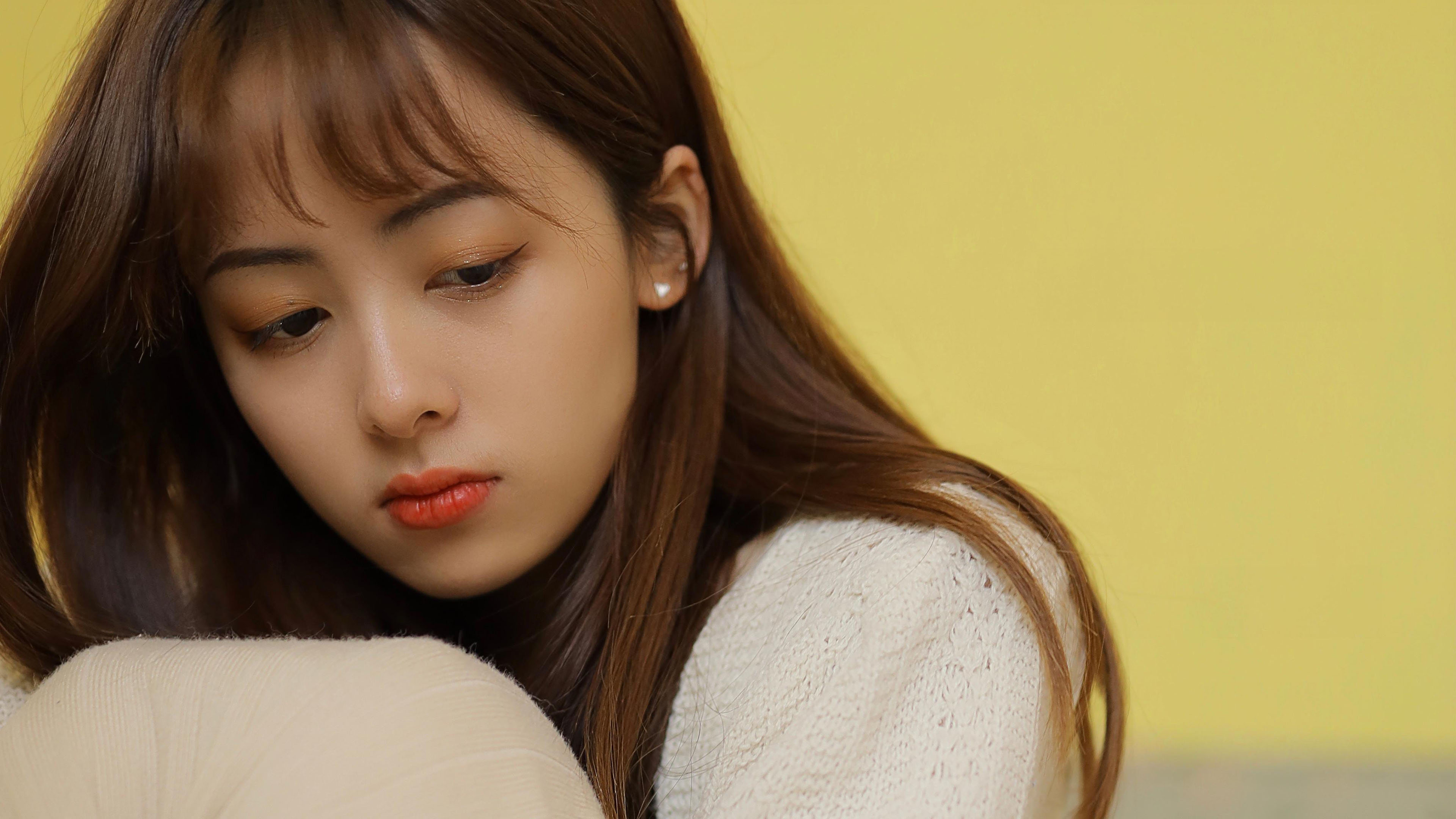 清纯,长发,珍珠耳环,高冷,忧郁