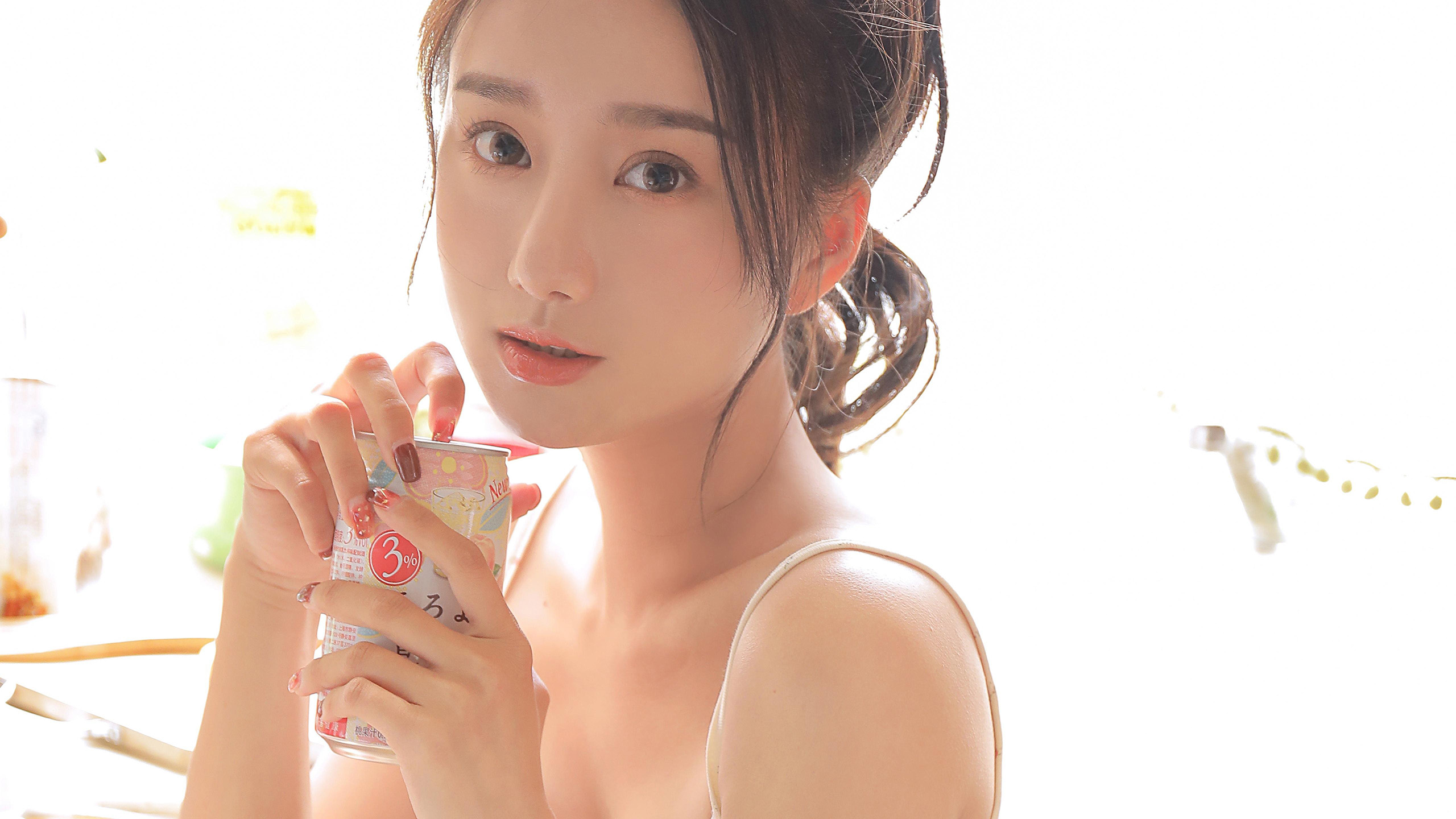 清纯,易拉罐,苗条女孩