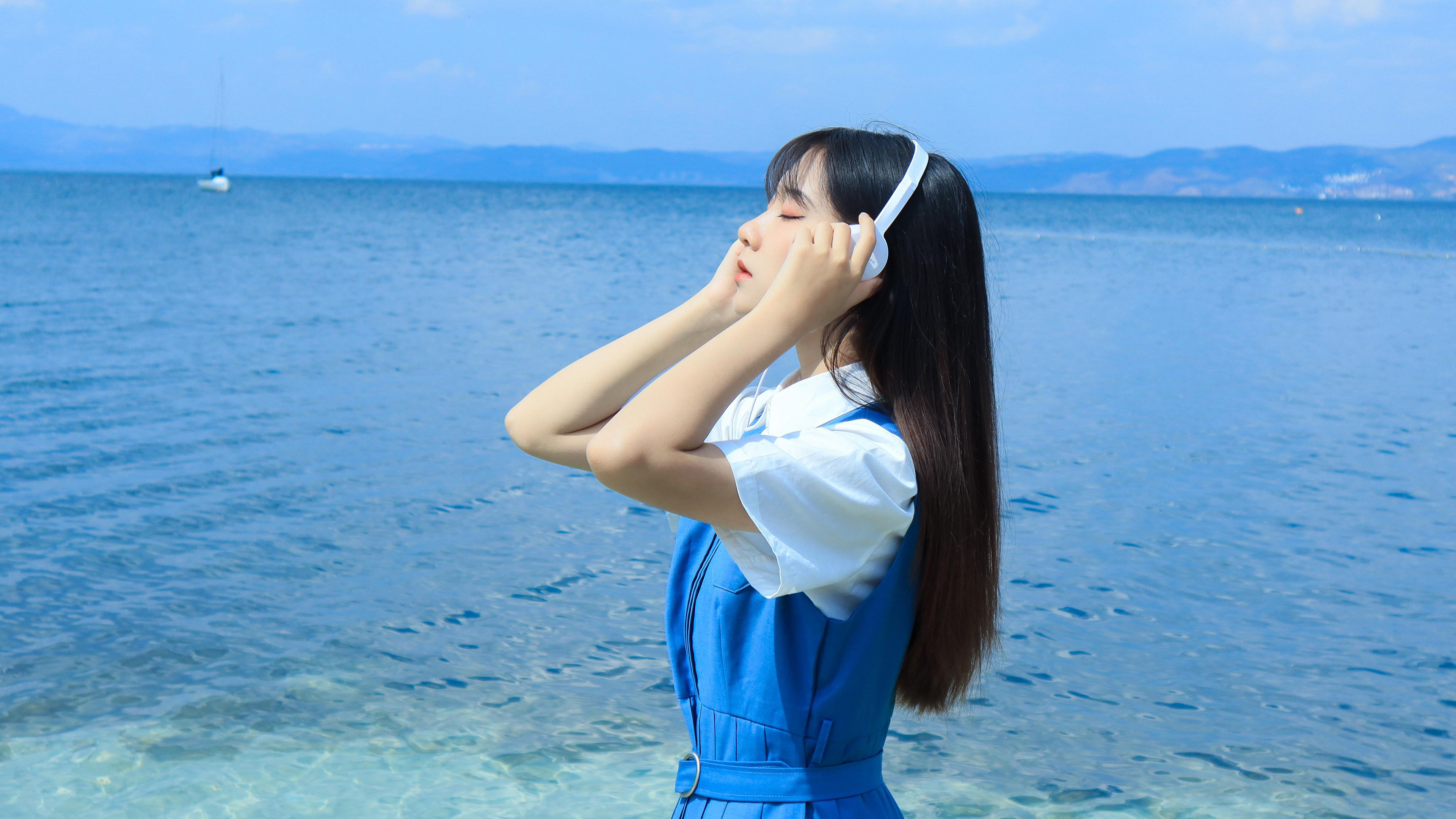 清纯,海边美女,清新,自然,耳机