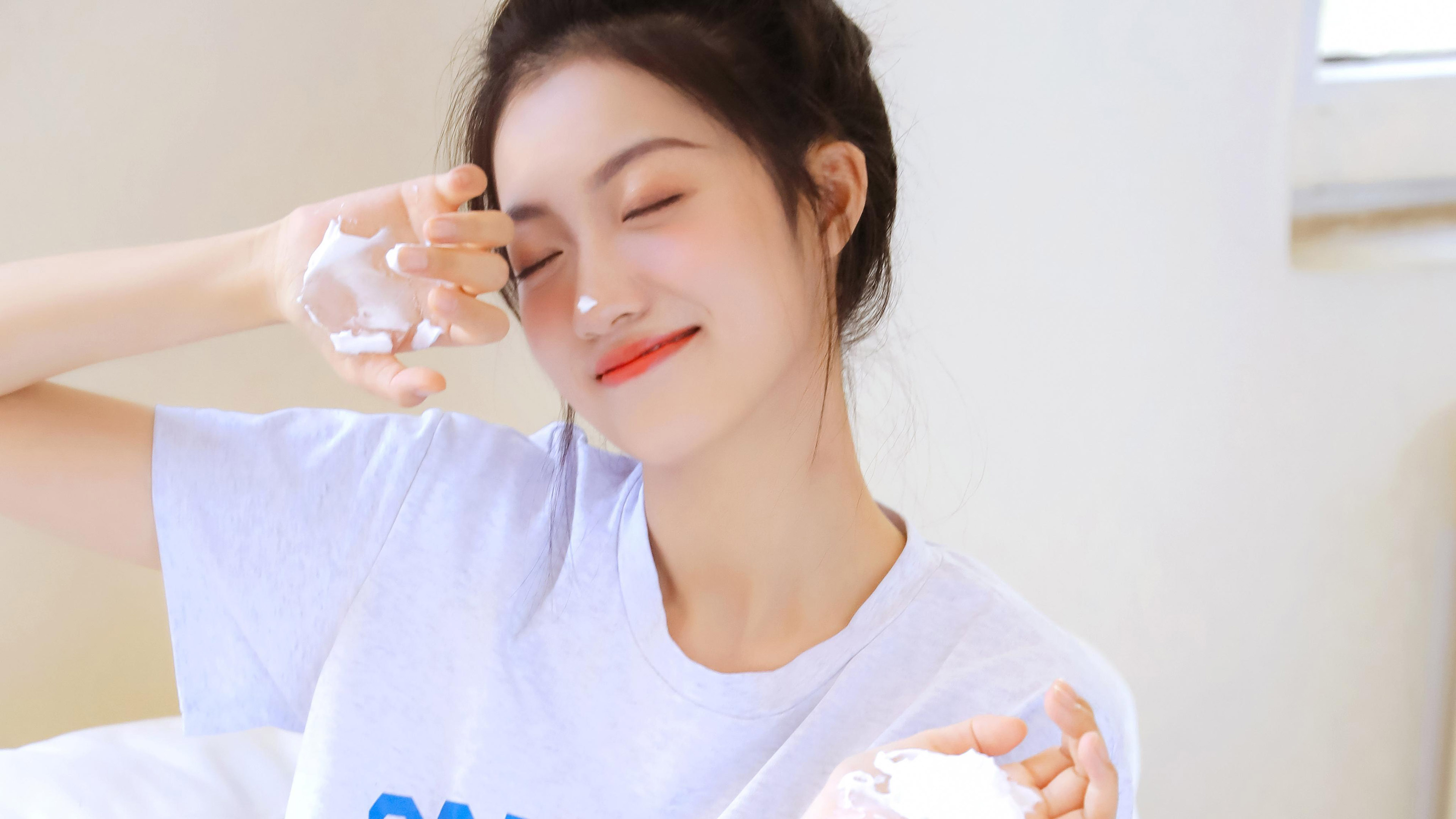 清纯,清新,白皙,丸子头