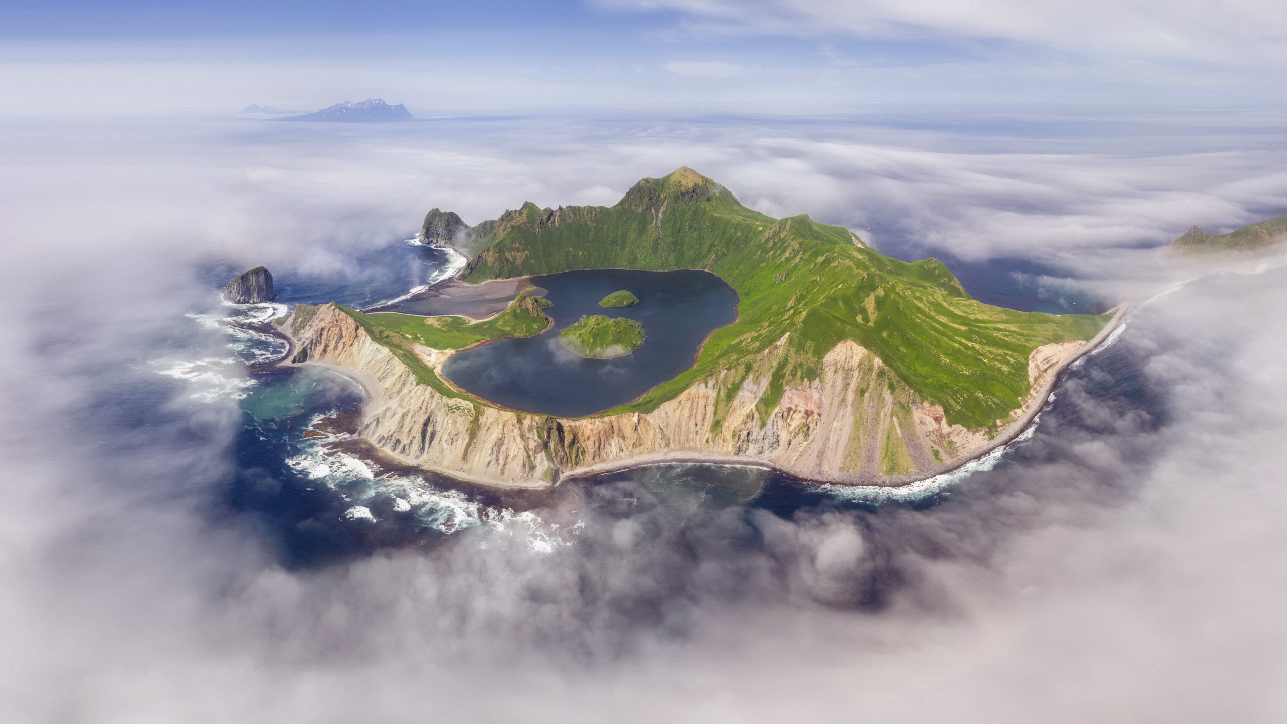 自然风光,海岛,火山,海子,云雾