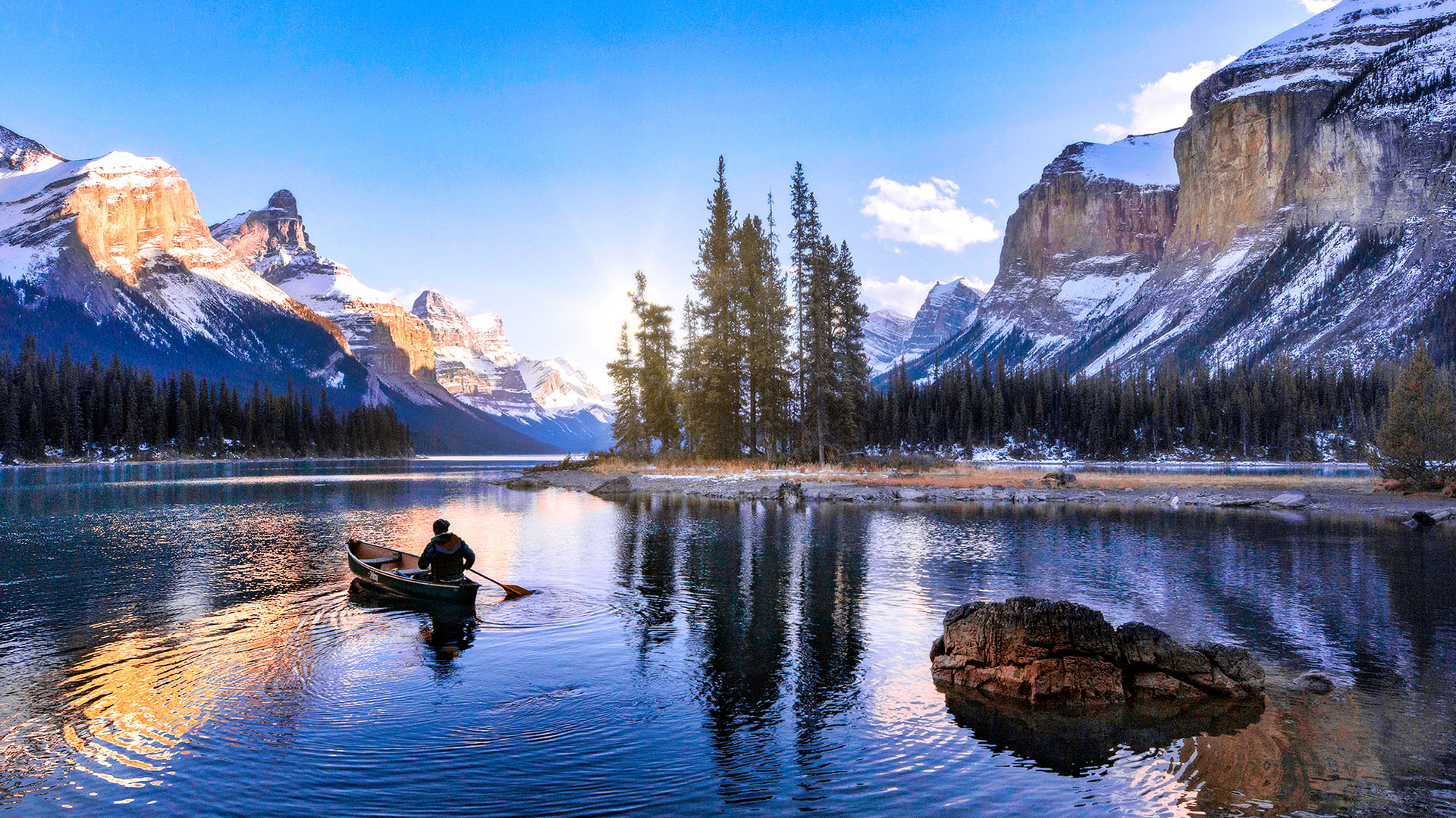 自然风光,雪山,湖泊,独木舟