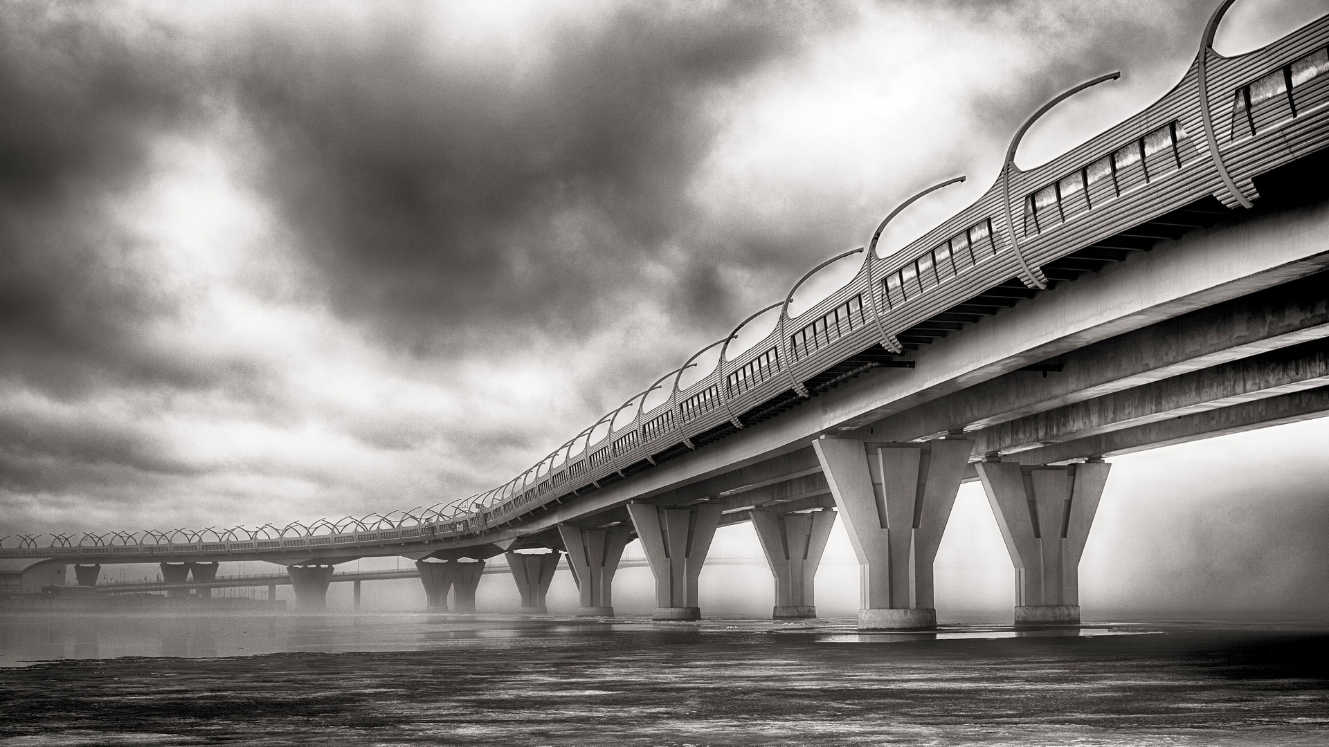 乌云,暴风雨,跨海大桥