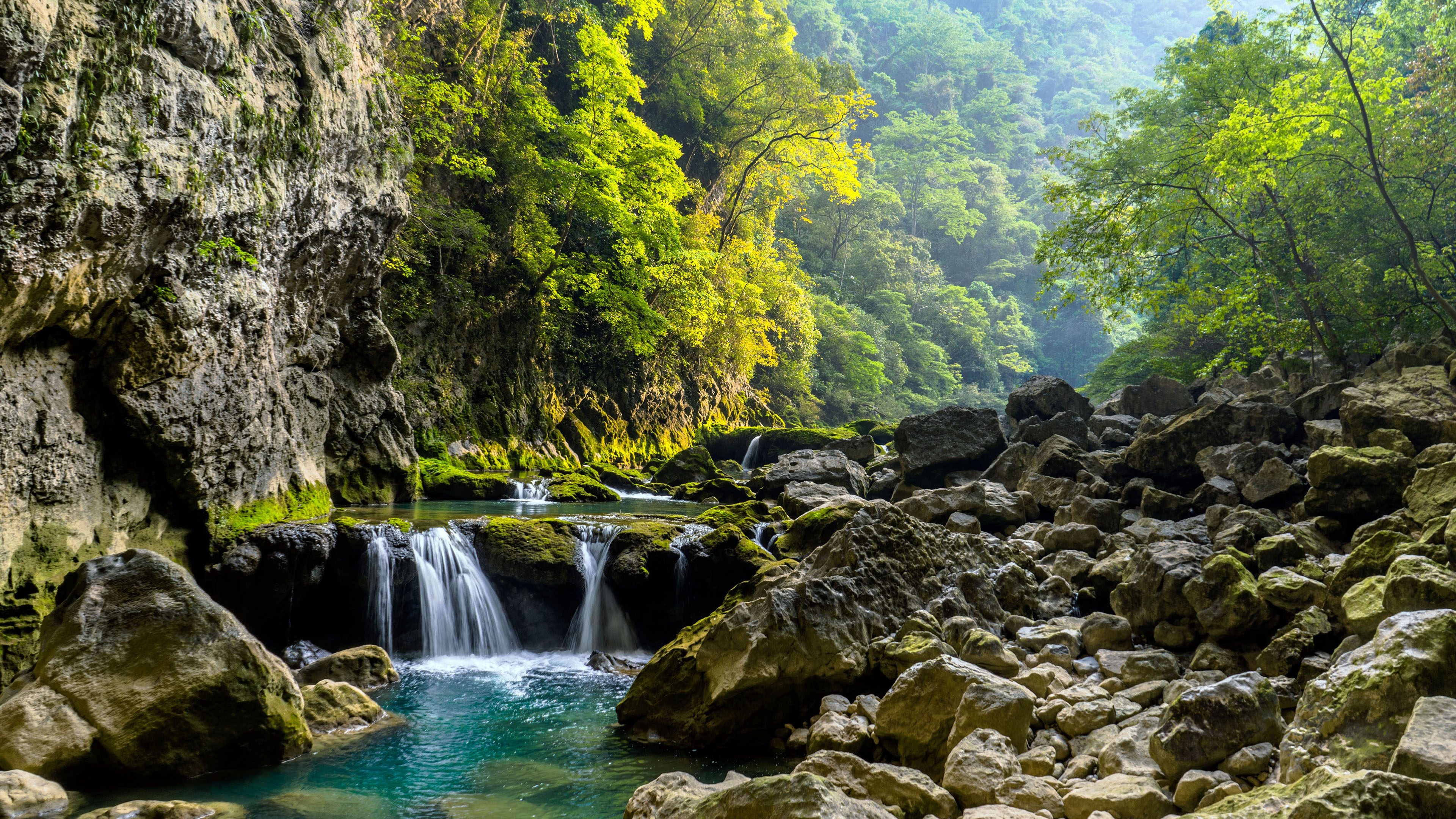 炎炎夏日,小溪,山谷,清凉