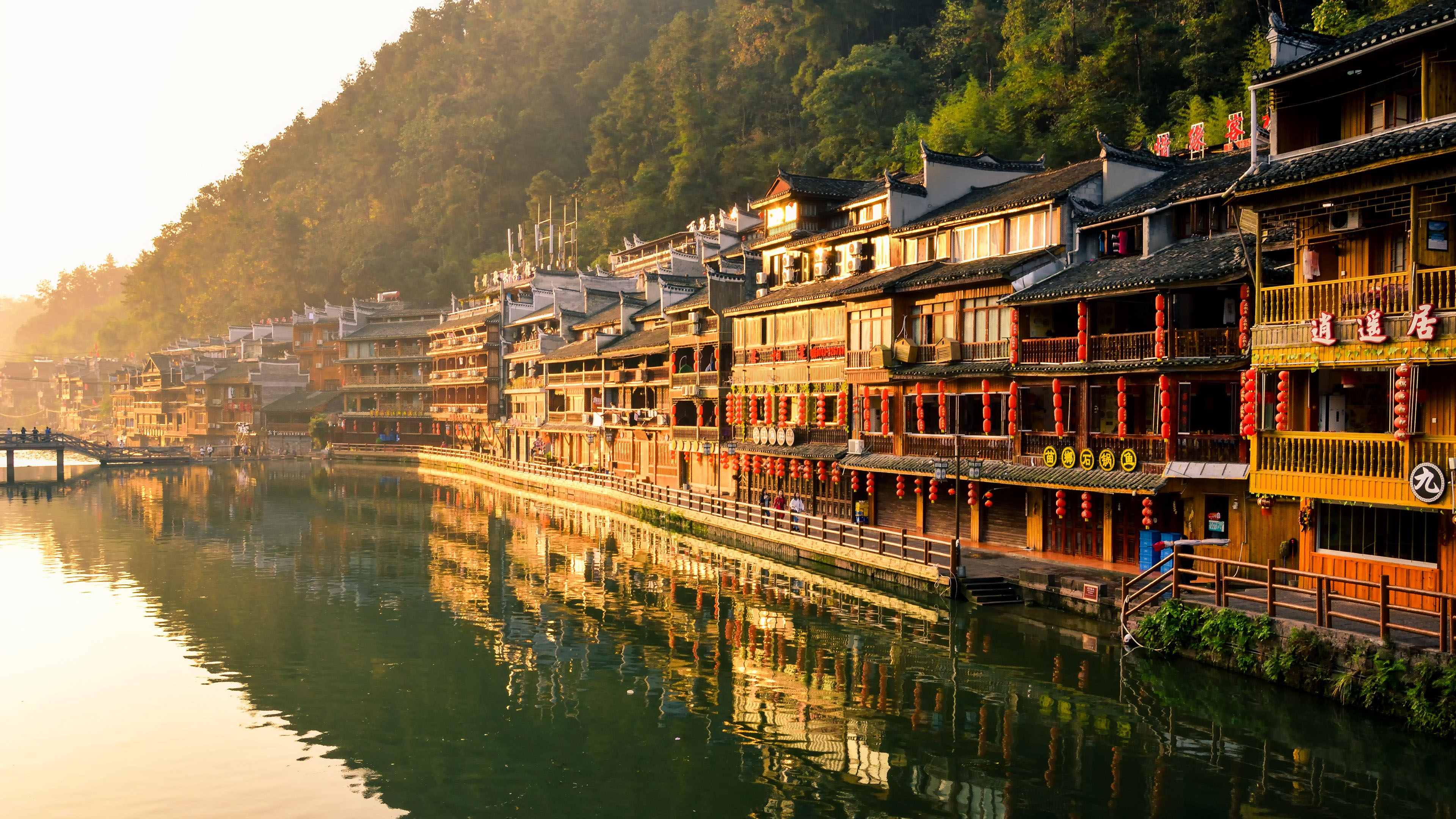 云贵,苗寨,江畔,倒影