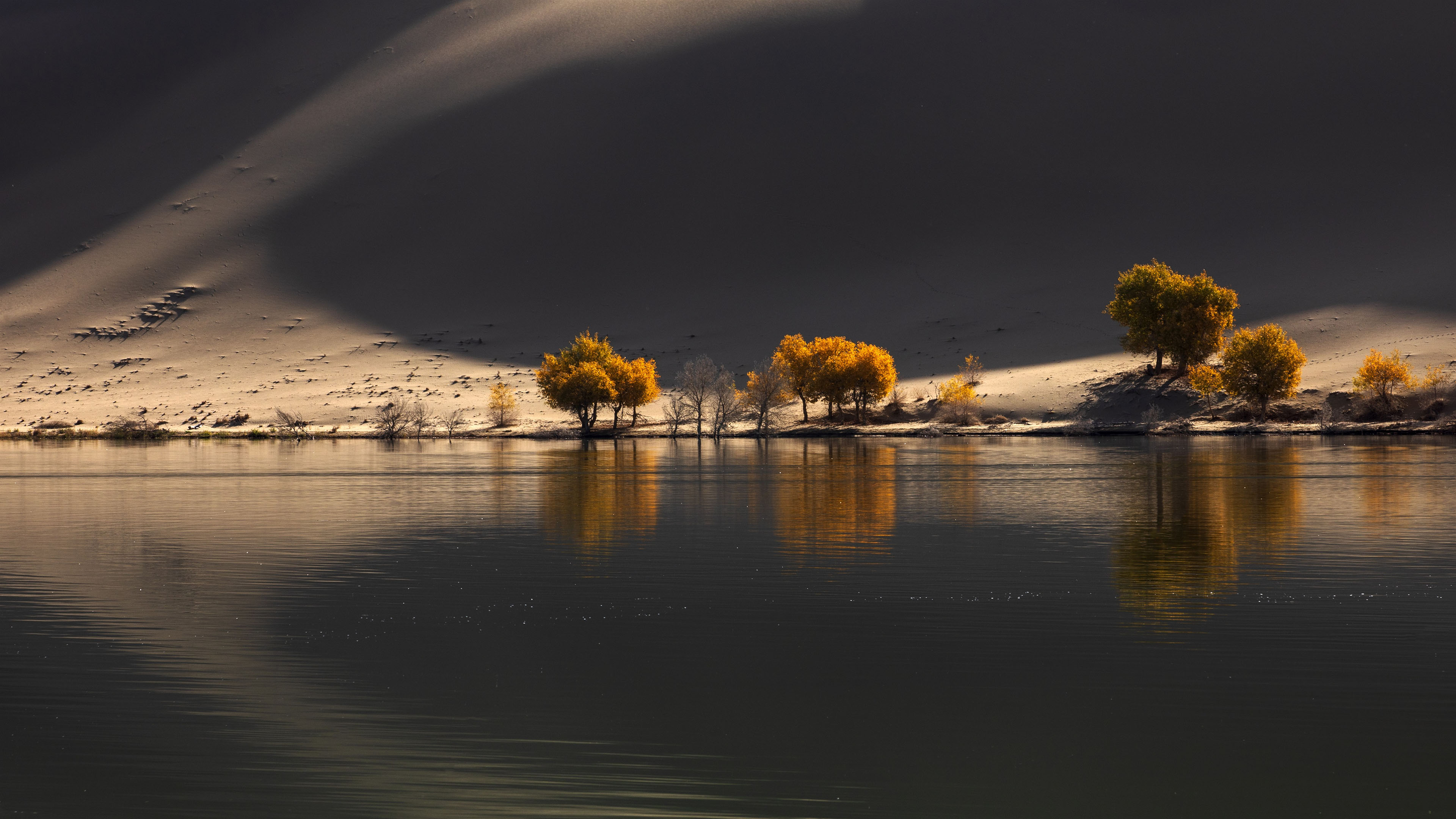 自然风光,新疆,倒影,山坡