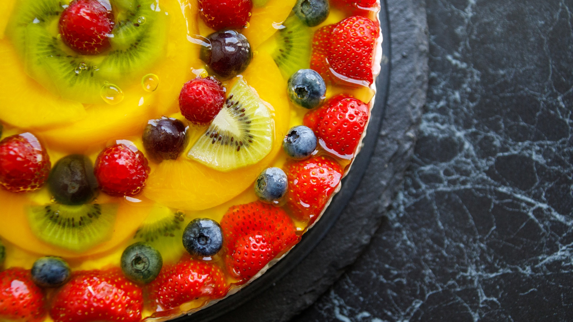 动感水果,苹果派,奇异果,草莓,葡萄