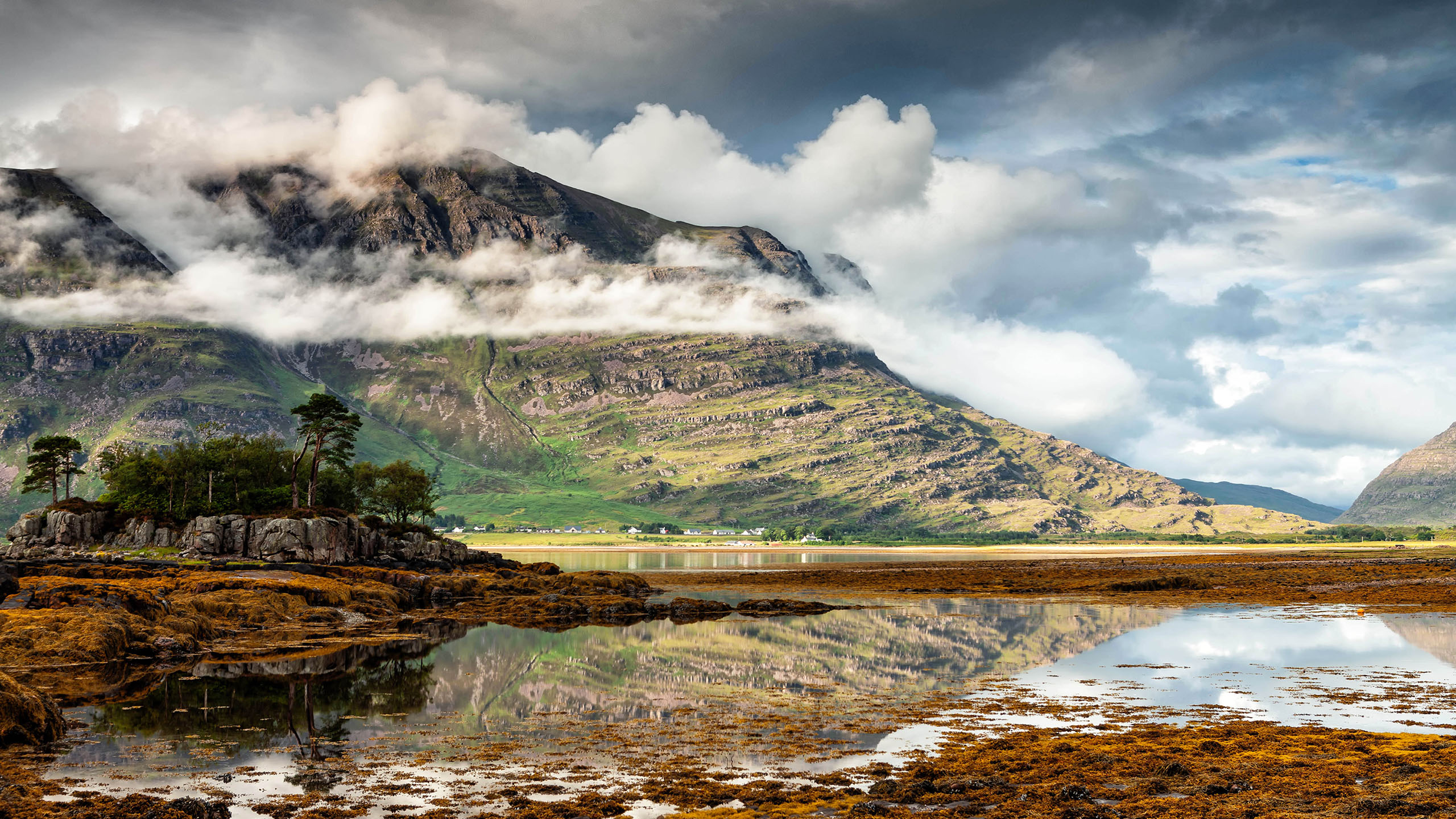 自然风光,云朵,树林,山谷,倒影
