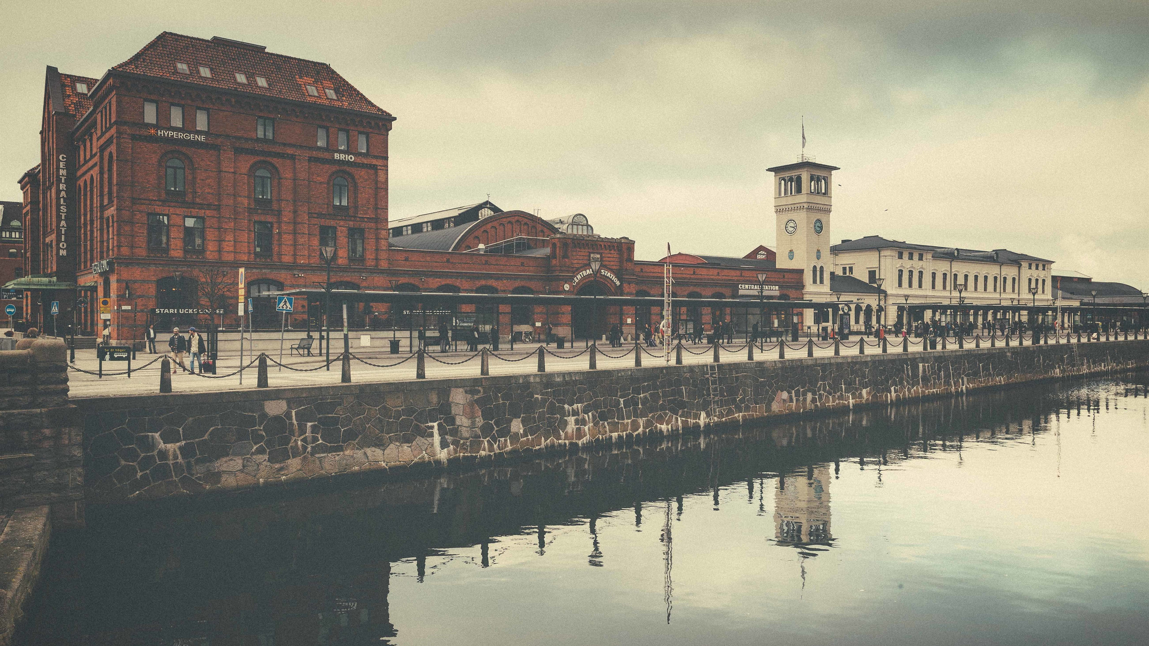 城市夜景,河滨,倒影,街道