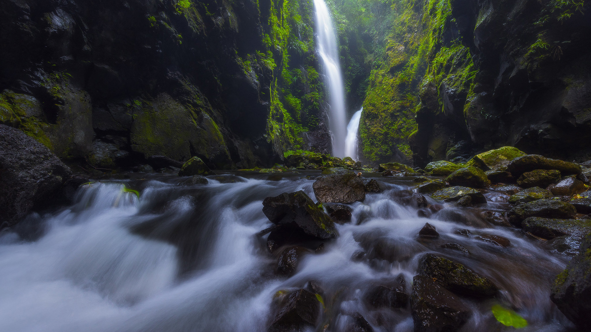 瀑布,河流,青山绿水