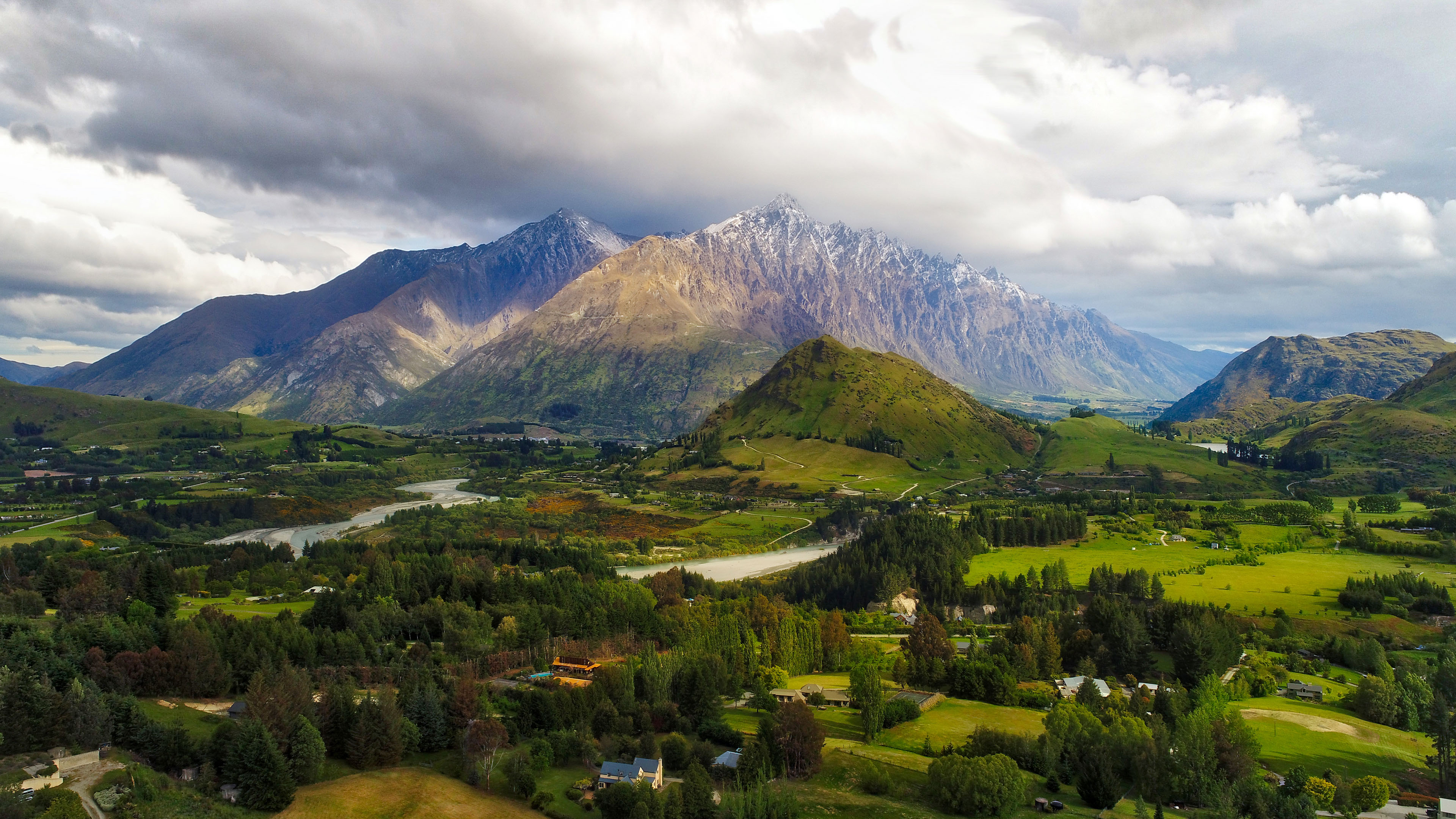 自然风光,火山,山峰,村庄