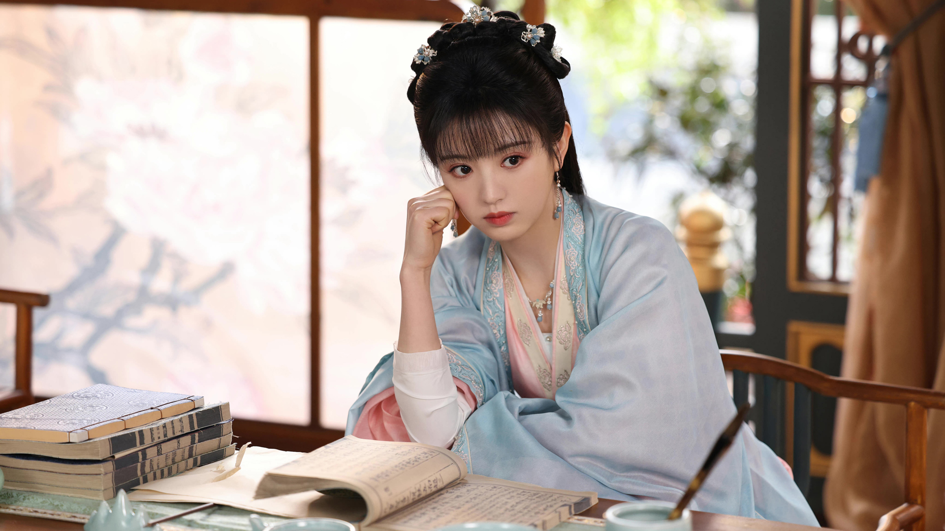 卿卿日常,田曦薇