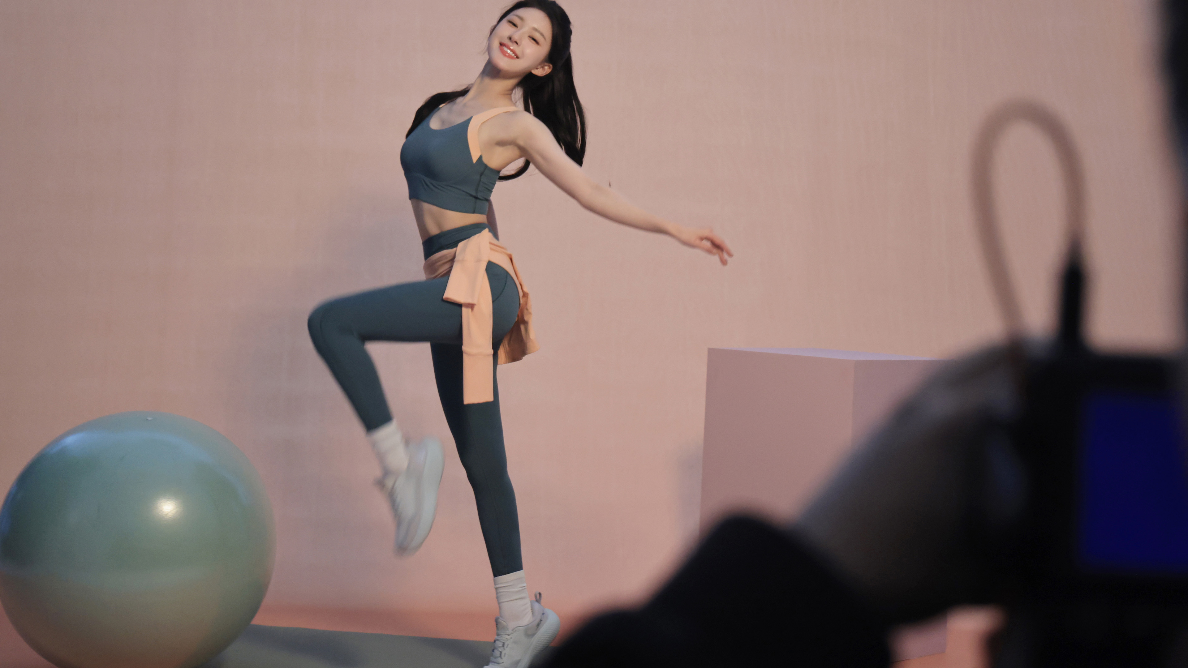 女明星,健身,赵露思