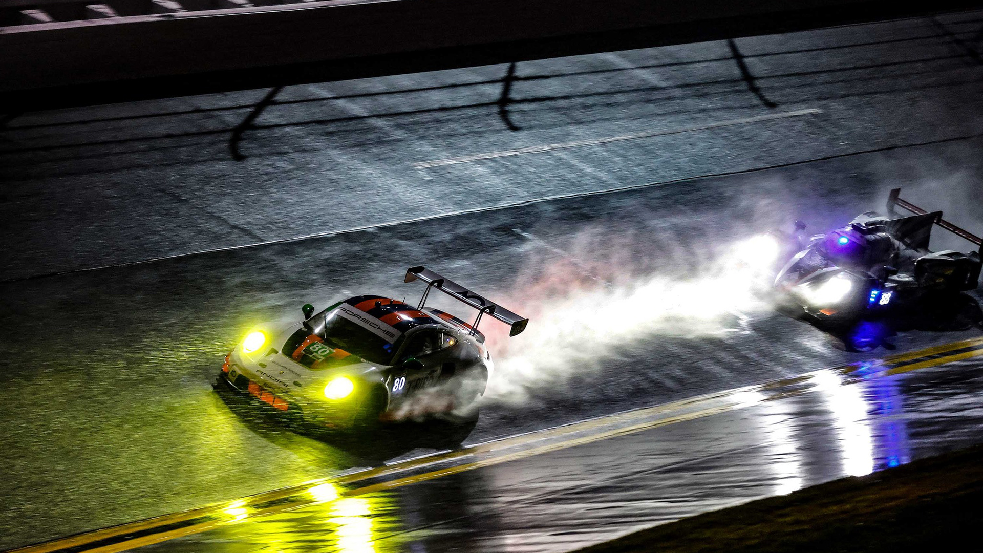 赛车,雨天,追逐