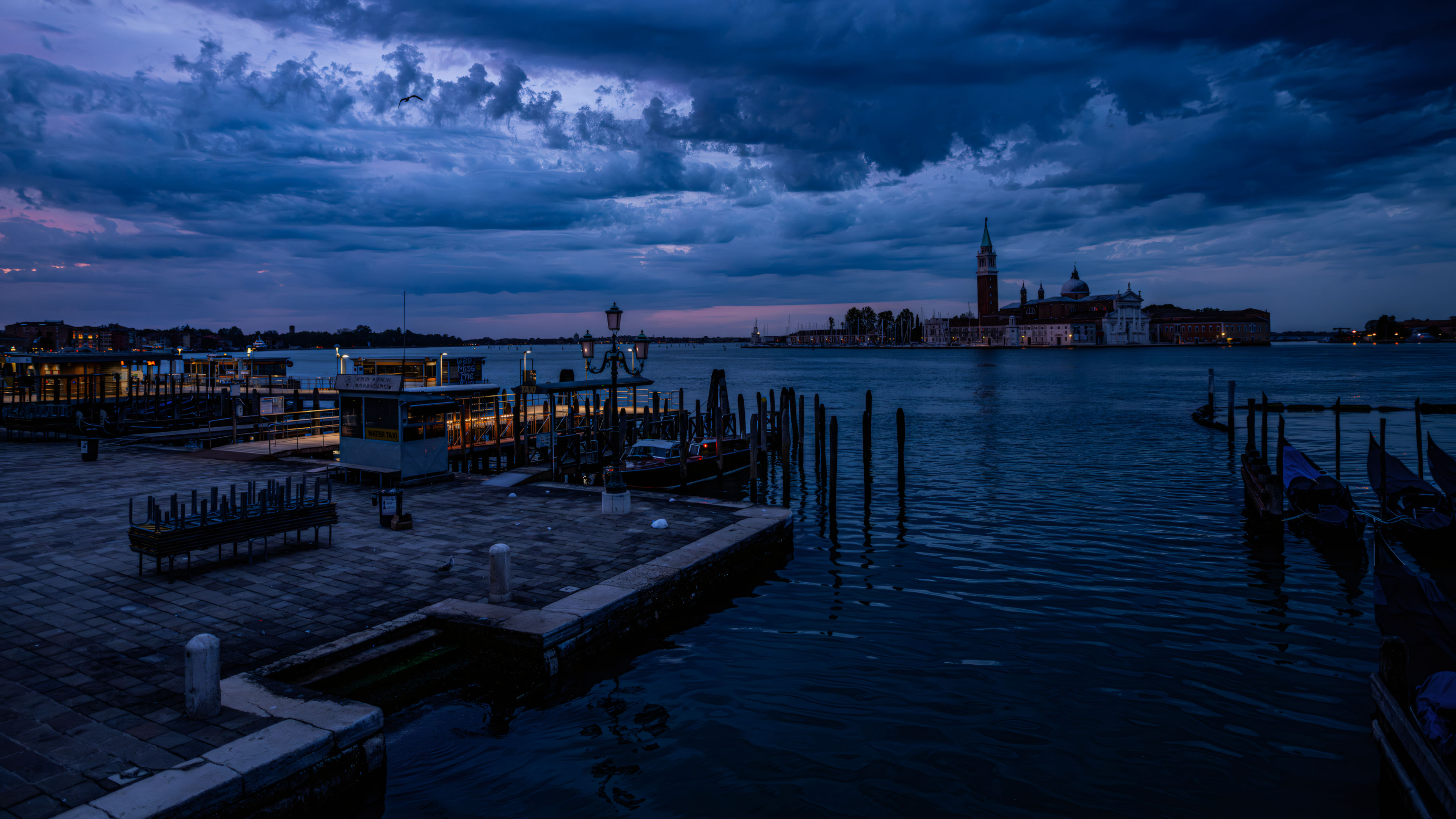 城市夜景,海岸,教堂