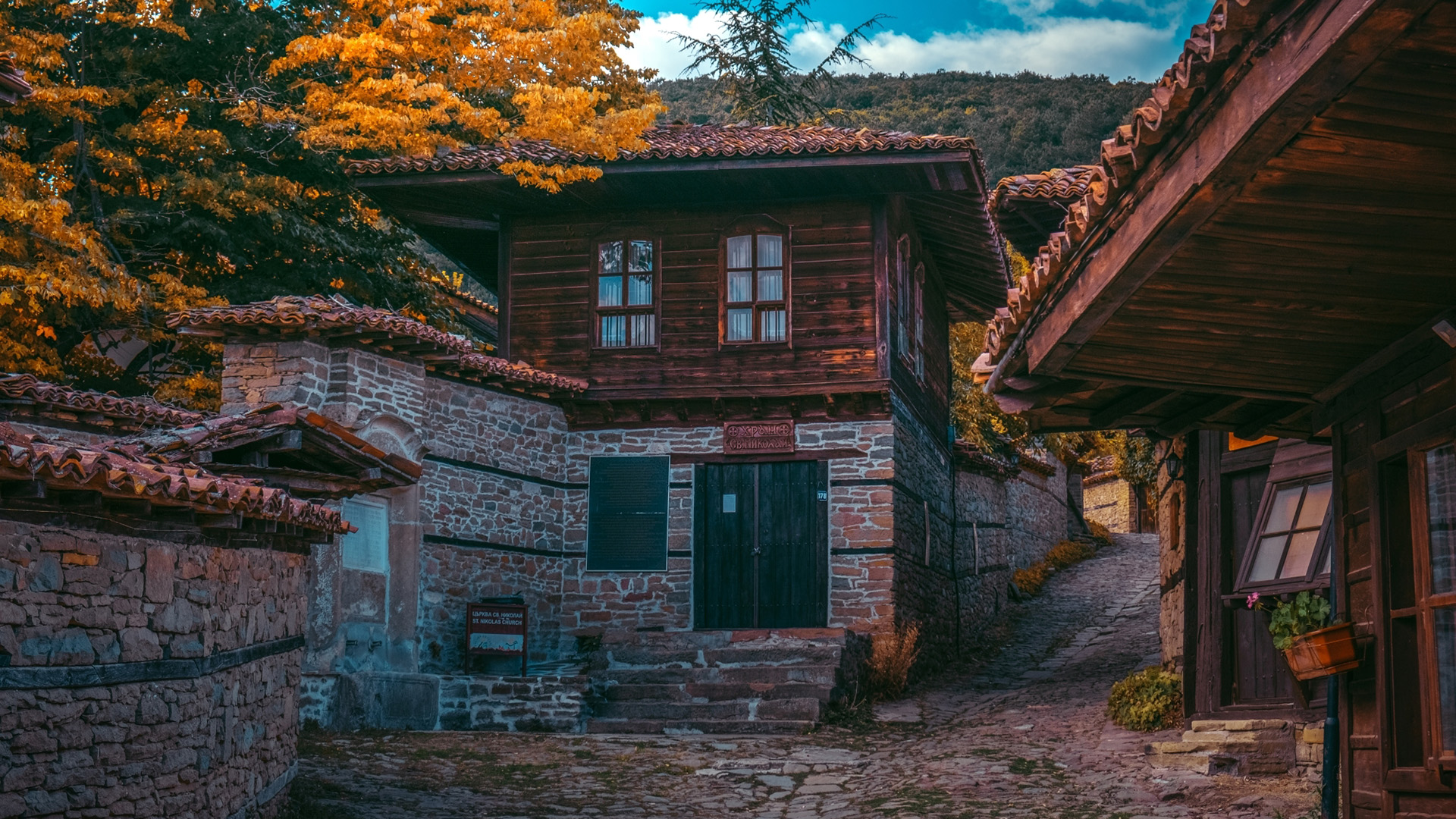 秋意正浓,村落,房屋,石头