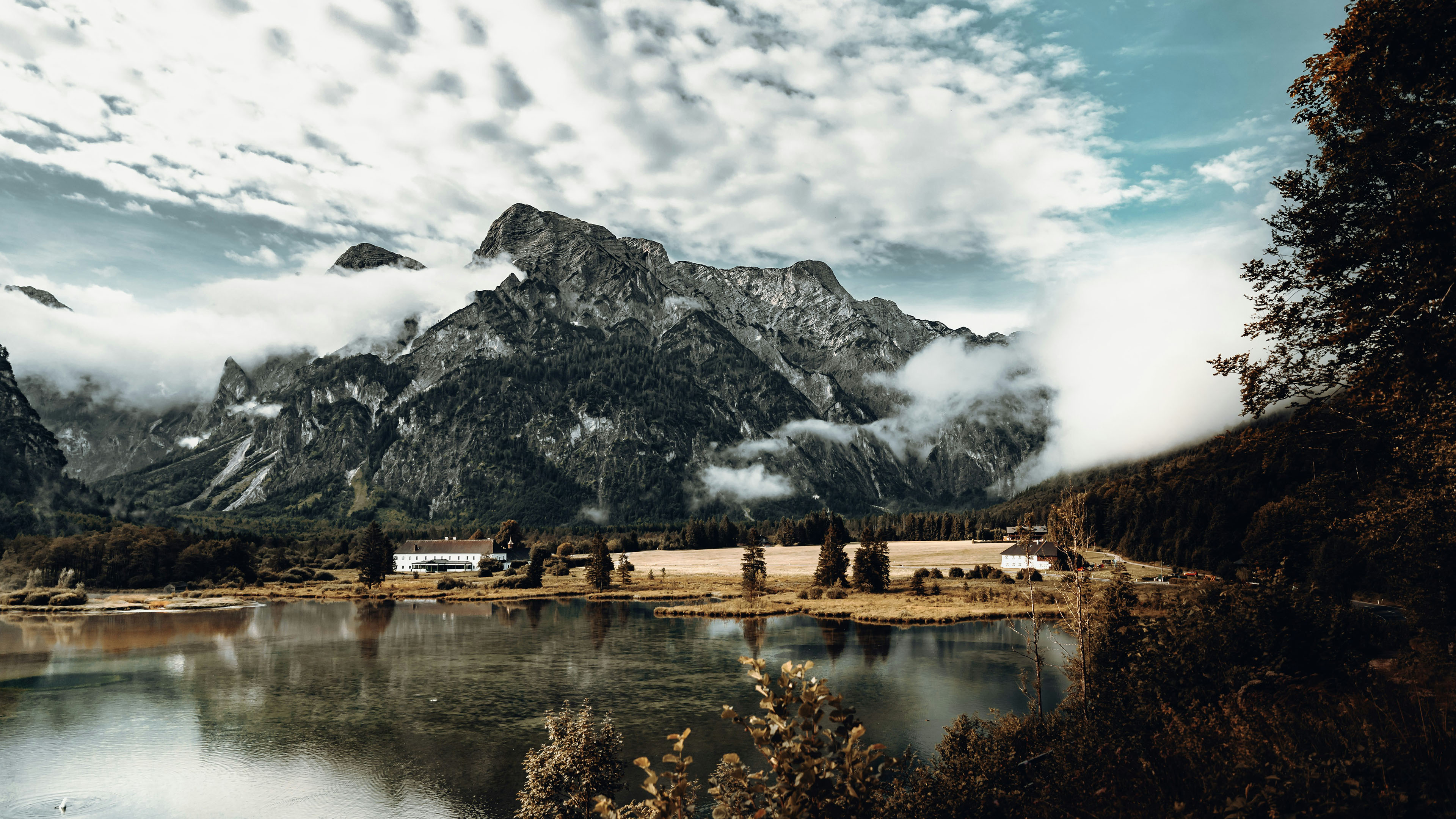 自然风光,山脚,湖泊,雾