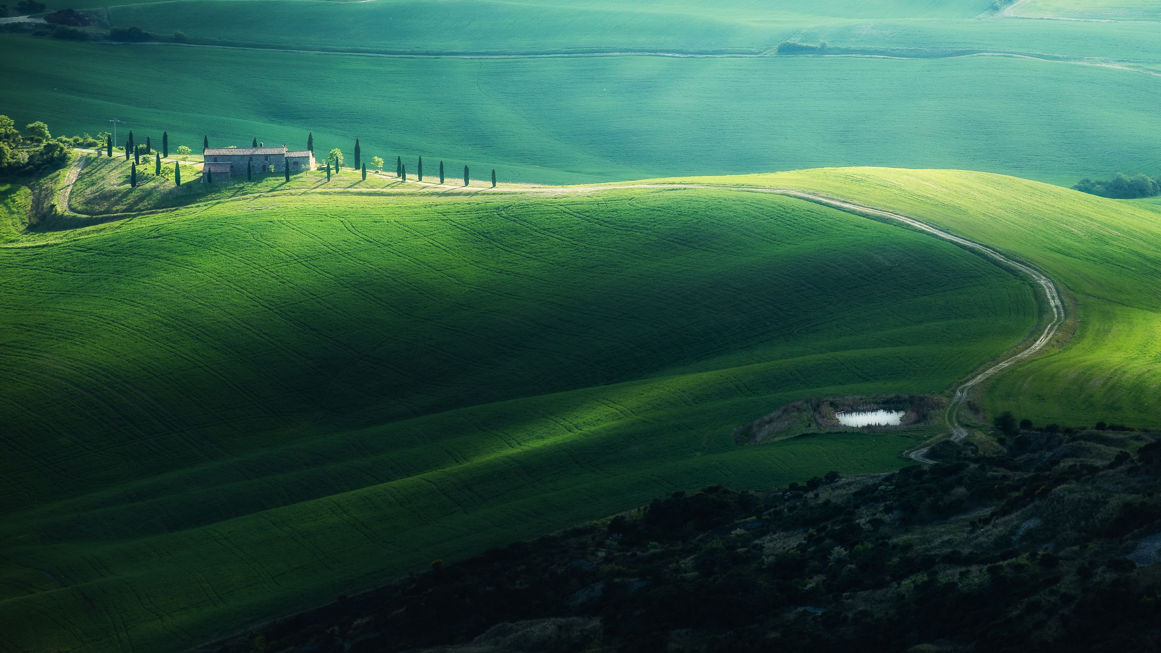 自然风光,草地,小屋,绿色山丘