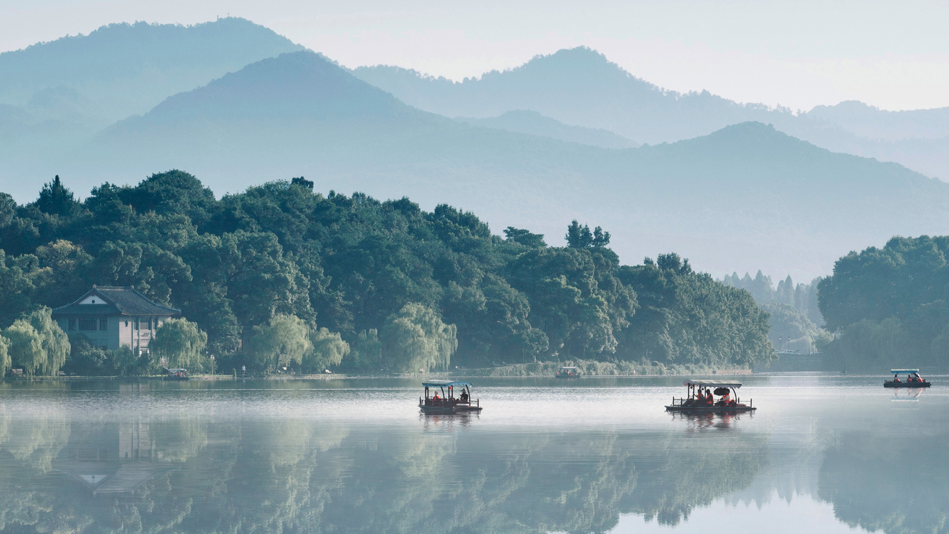 西湖,木船,倒影