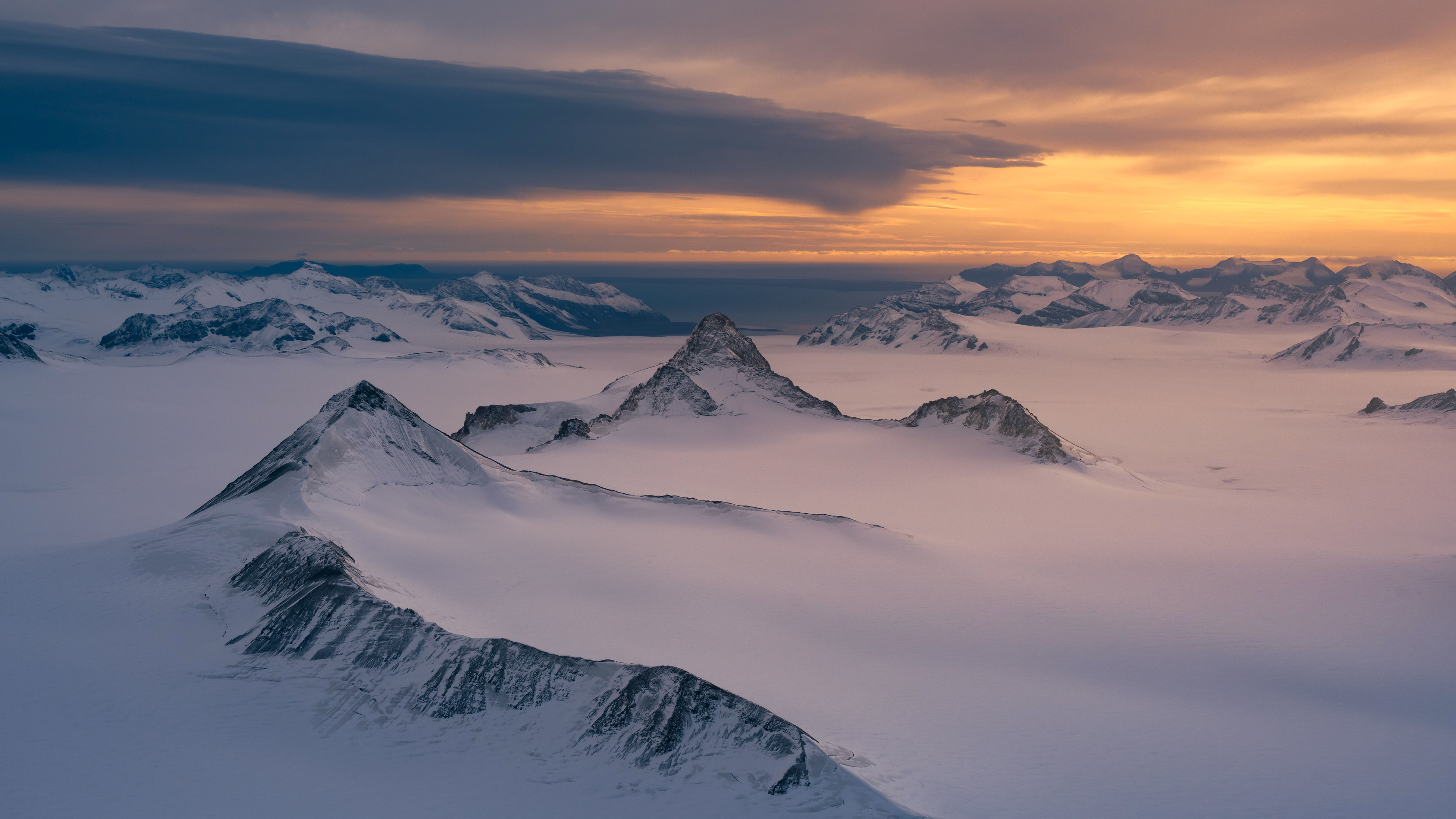 自然风光,云海,金光,山脉